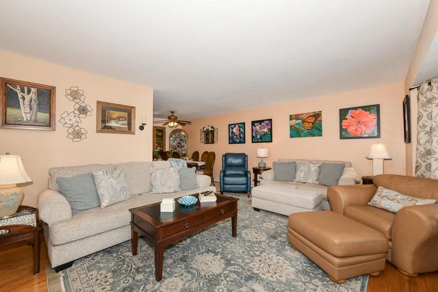 5131 S Root River PARKWAY, Greenfield, WI 53228