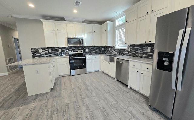 1809 NE Pine Avenue, Steinhatchee, FL 32359