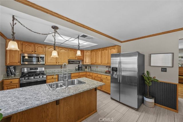 904 E Fairway, Big Bear City, CA 92314