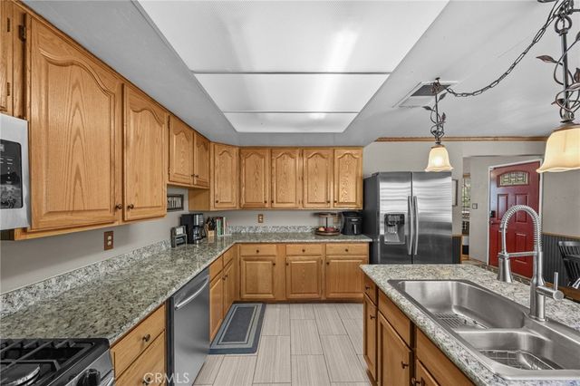 904 E Fairway, Big Bear City, CA 92314