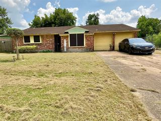 4439 Grapevine Street, Houston, TX 77045