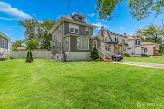 245 W 3 Avenue, Roselle, NJ 07203