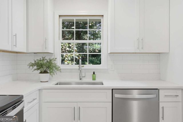 31 Huntwood Drive SE, Smyrna, GA 30082