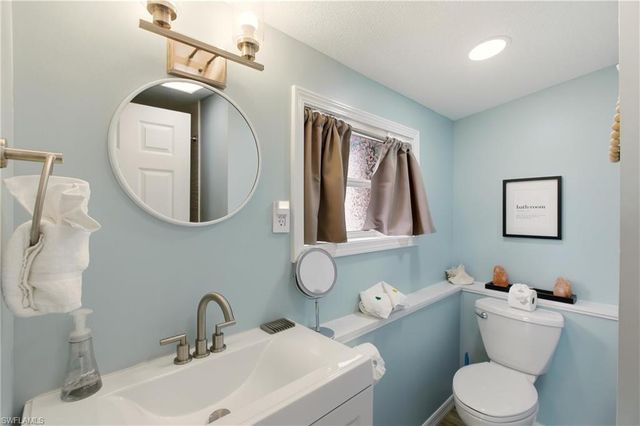 185 Hibiscus DR, Fort Myers Beach, FL 33931