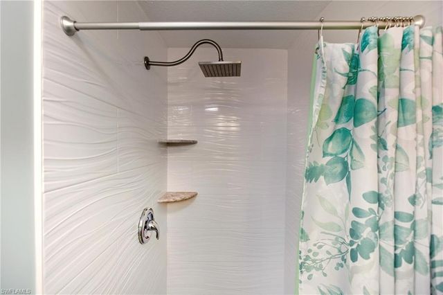 185 Hibiscus DR, Fort Myers Beach, FL 33931