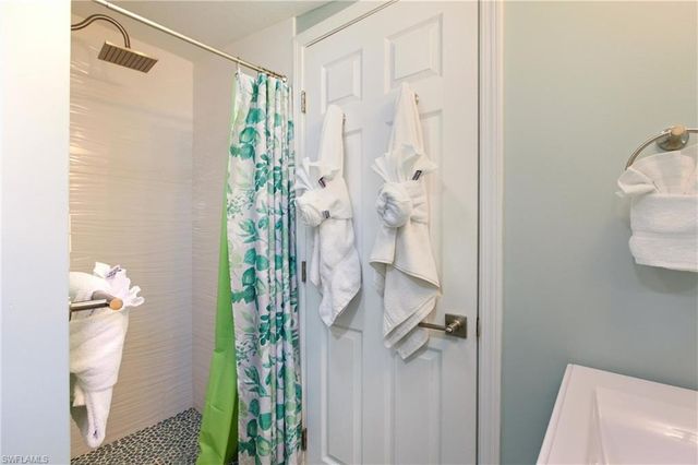 185 Hibiscus DR, Fort Myers Beach, FL 33931