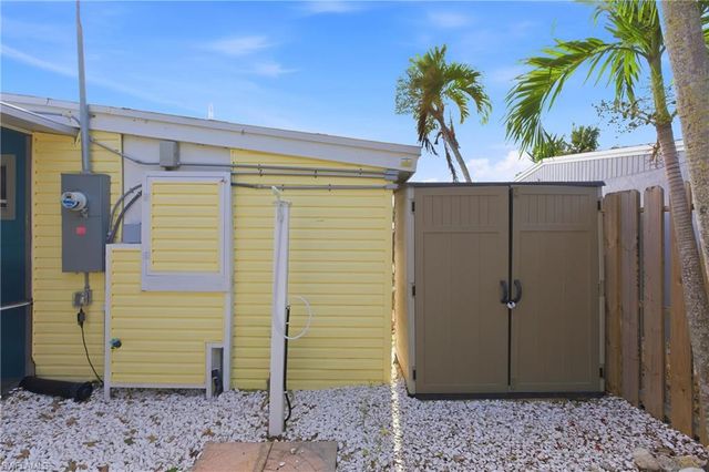 185 Hibiscus DR, Fort Myers Beach, FL 33931