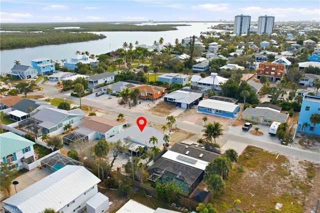 185 Hibiscus DR, Fort Myers Beach, FL 33931