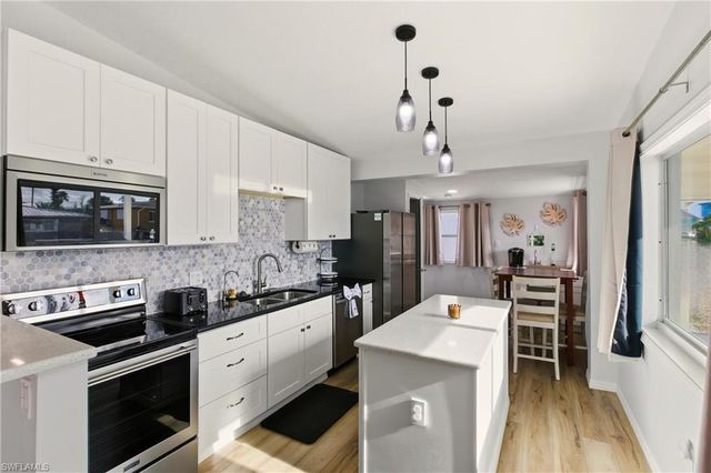 185 Hibiscus DR, Fort Myers Beach, FL 33931