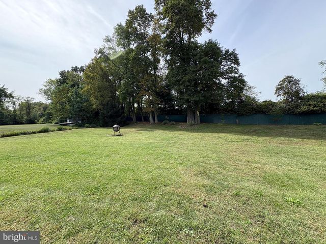 176 ARCHERTOWN RD, New Egypt, NJ 08533