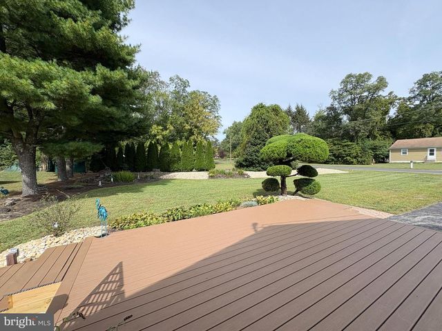 176 ARCHERTOWN RD, New Egypt, NJ 08533