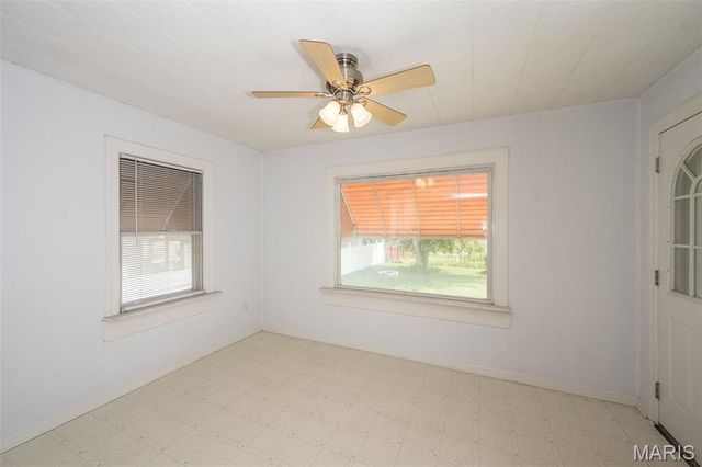 1025 Roxbury Drive, St Louis, MO 63125