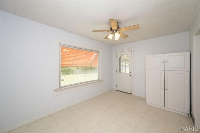 1025 Roxbury Drive, St Louis, MO 63125