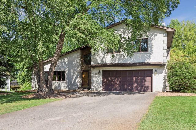 20 Deer Hills Drive, North Oaks, MN 55127