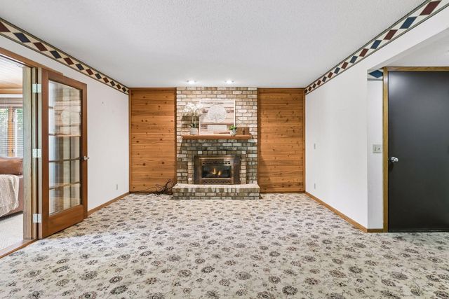 20 Deer Hills Drive, North Oaks, MN 55127