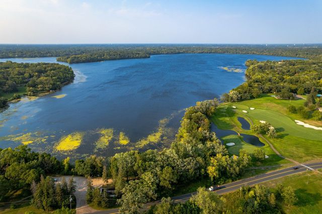 20 Deer Hills Drive, North Oaks, MN 55127