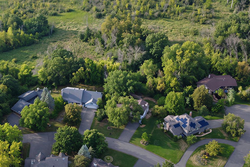 20 Deer Hills Drive, North Oaks, MN 55127 — exterior