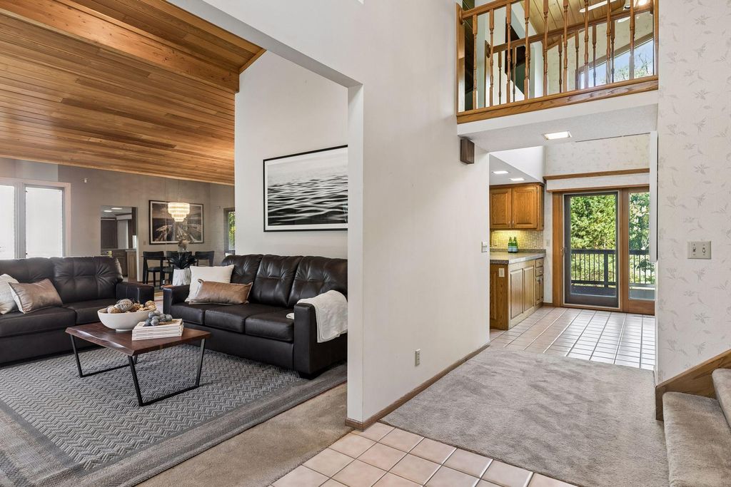 20 Deer Hills Drive, North Oaks, MN 55127 — photo 3