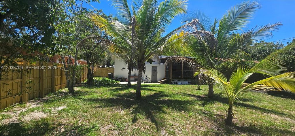 Image 11 of property listing at 1135 NE 133 rd St, North Miami, FL 33161