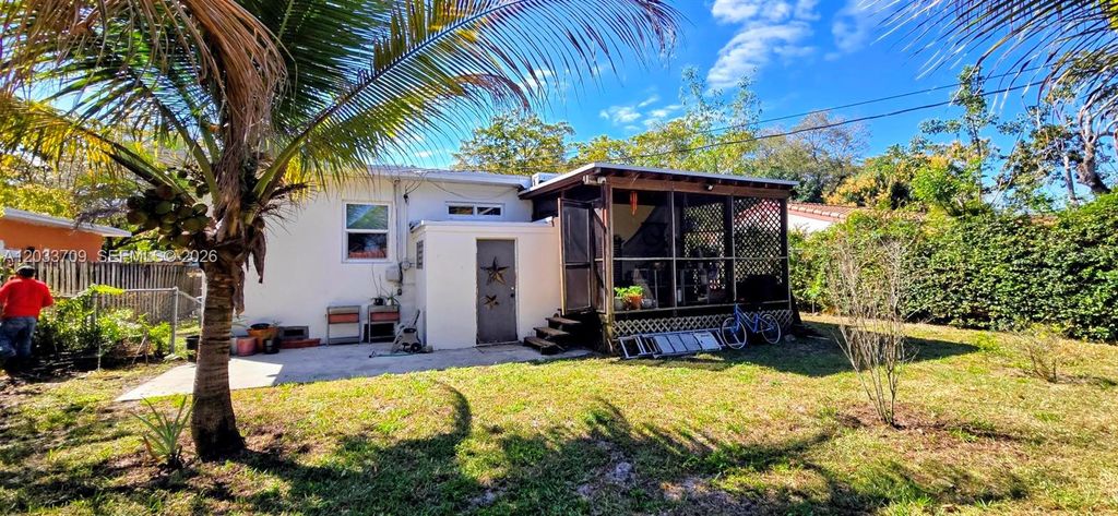 Image 12 of property listing at 1135 NE 133 rd St, North Miami, FL 33161
