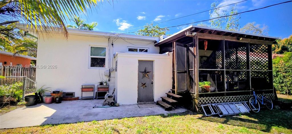 Image 13 of property listing at 1135 NE 133 rd St, North Miami, FL 33161