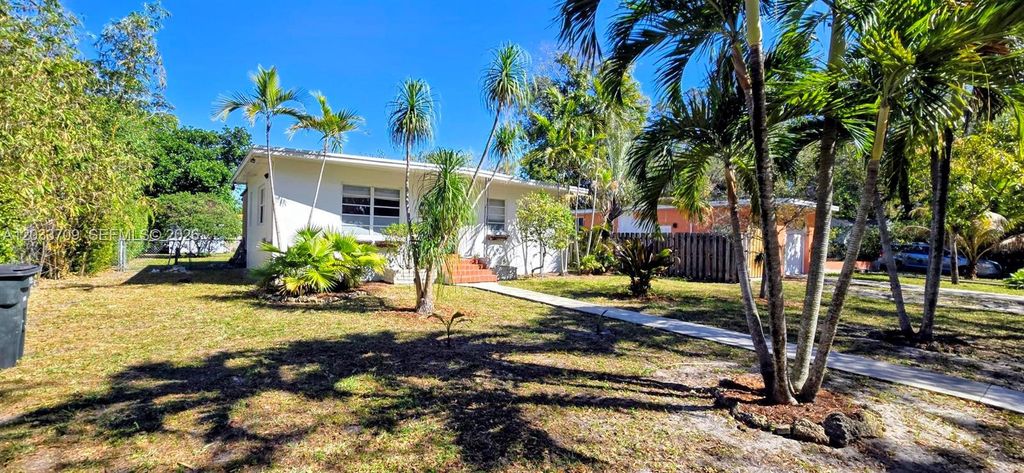 Image 23 of property listing at 1135 NE 133 rd St, North Miami, FL 33161