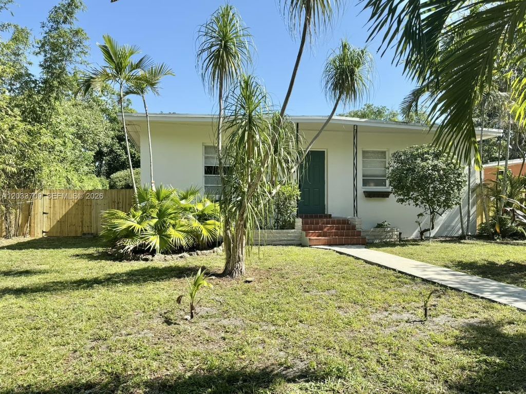 Image 3 of property listing at 1135 NE 133 rd St, North Miami, FL 33161