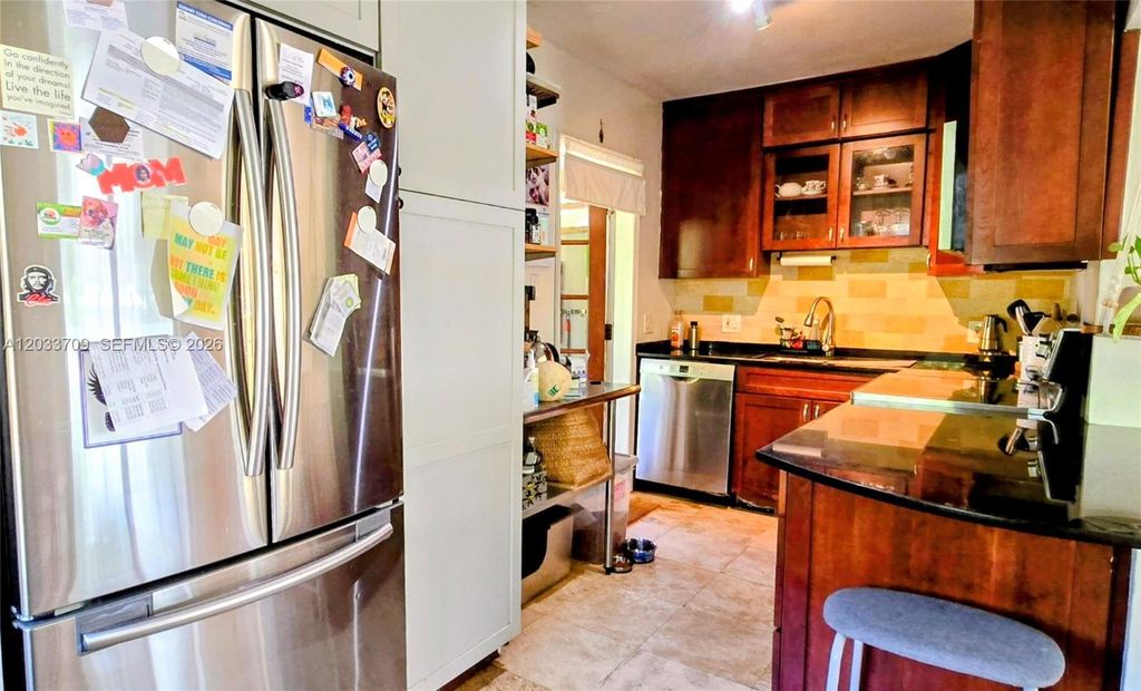 Image 7 of property listing at 1135 NE 133 rd St, North Miami, FL 33161