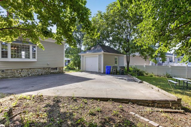 342 Candia Road, Manchester, NH 03109