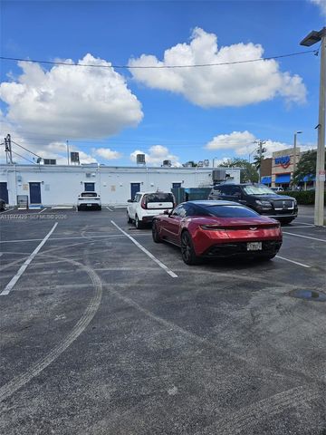 12743 Biscayne Blvd, North Miami, FL 33181