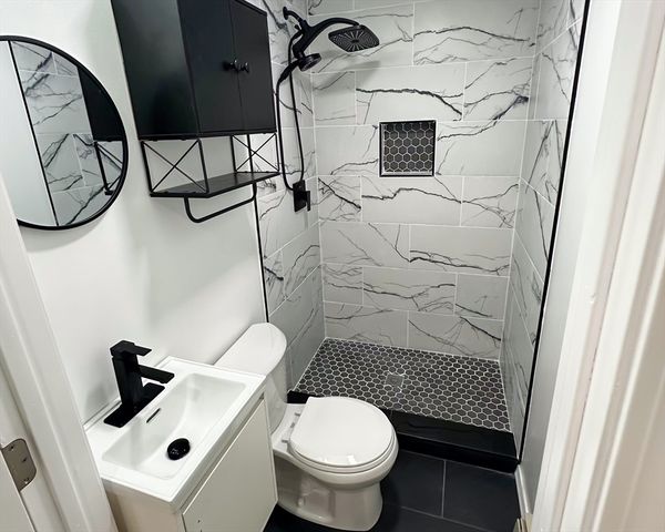 4 Bartlett St 2, Taunton, MA 02780