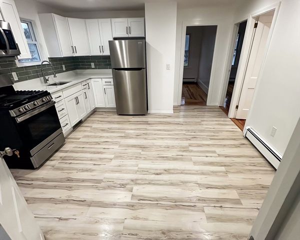 4 Bartlett St 2, Taunton, MA 02780