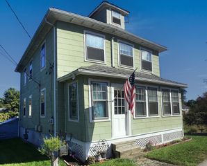 4 Bartlett St 2, Taunton, MA 02780