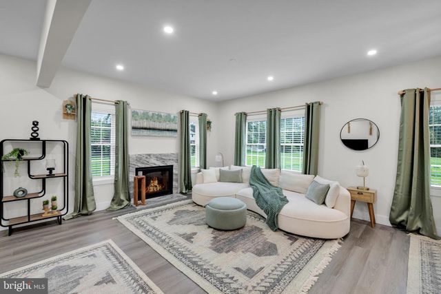 2840 JACKSONVILLE RD, Bethlehem, PA 18017