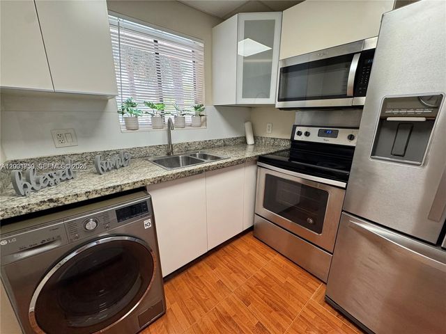 6900 SW 39th Street 206J, Davie, FL 33314