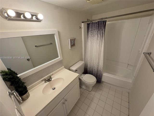 6900 SW 39th Street 206J, Davie, FL 33314