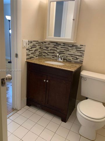 6900 SW 39th Street 206J, Davie, FL 33314