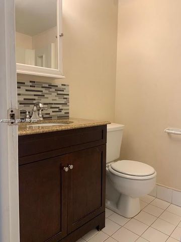 6900 SW 39th Street 206J, Davie, FL 33314