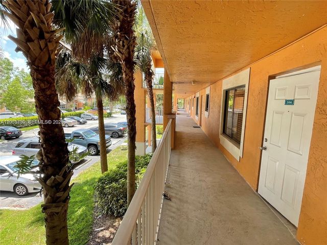 6900 SW 39th Street 206J, Davie, FL 33314