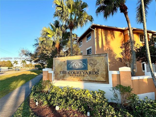 6900 SW 39th Street 206J, Davie, FL 33314