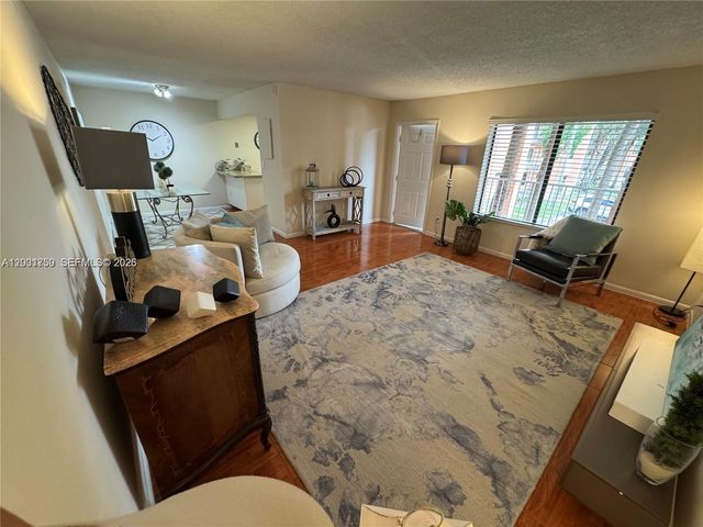 6900 SW 39th Street 206J, Davie, FL 33314