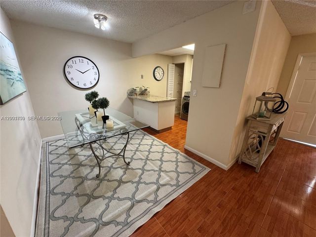 6900 SW 39th Street 206J, Davie, FL 33314