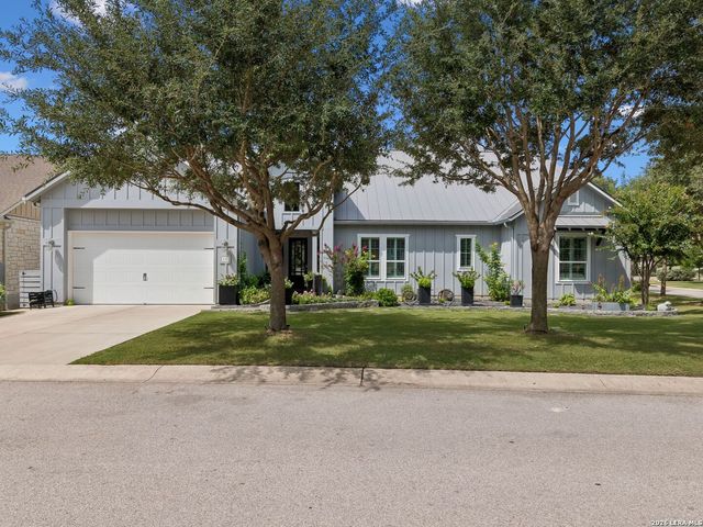 137 Sowing Oak Dr, San Marcos, TX 78666