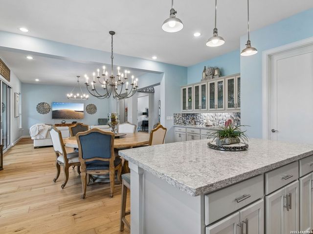 137 Sowing Oak Dr, San Marcos, TX 78666