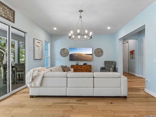 137 Sowing Oak Dr, San Marcos, TX 78666