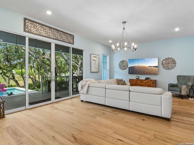 137 Sowing Oak Dr, San Marcos, TX 78666