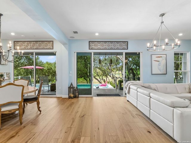 137 Sowing Oak Dr, San Marcos, TX 78666