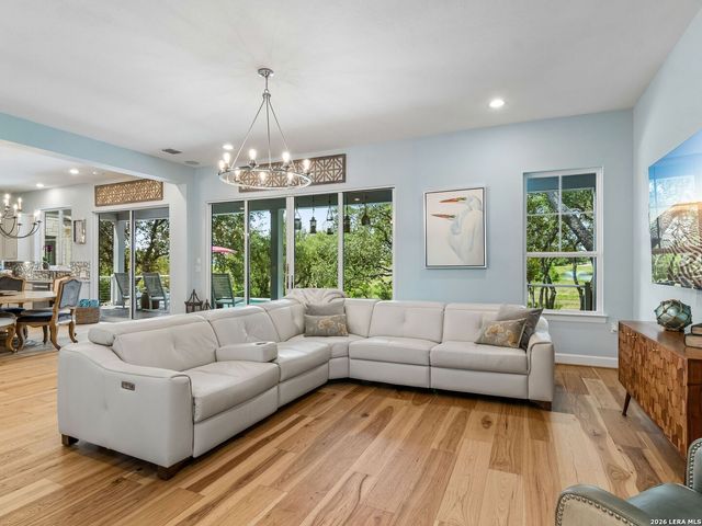 137 Sowing Oak Dr, San Marcos, TX 78666