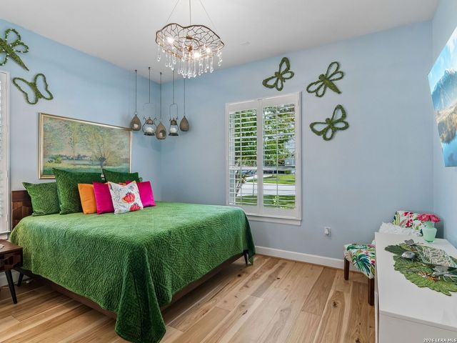 137 Sowing Oak Dr, San Marcos, TX 78666