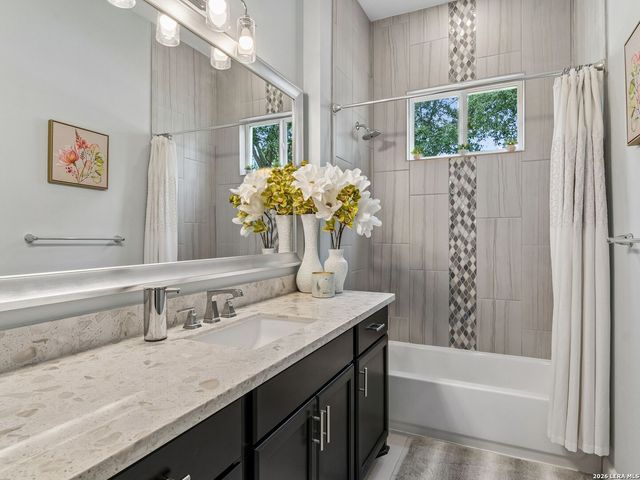 137 Sowing Oak Dr, San Marcos, TX 78666